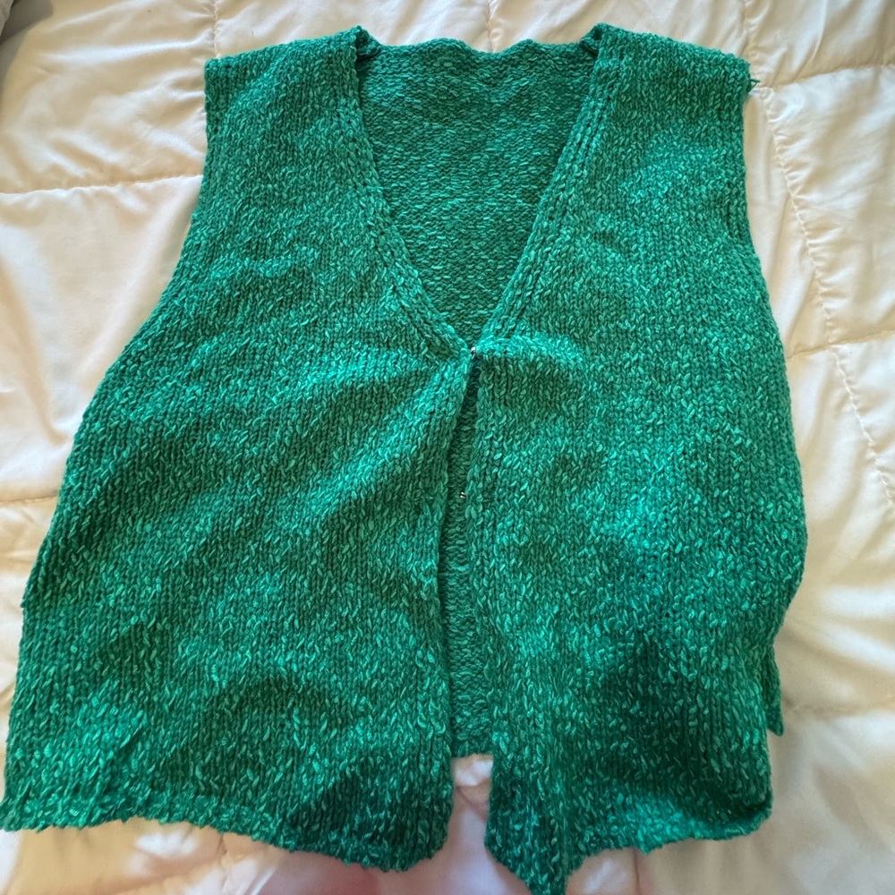 Sweater vest